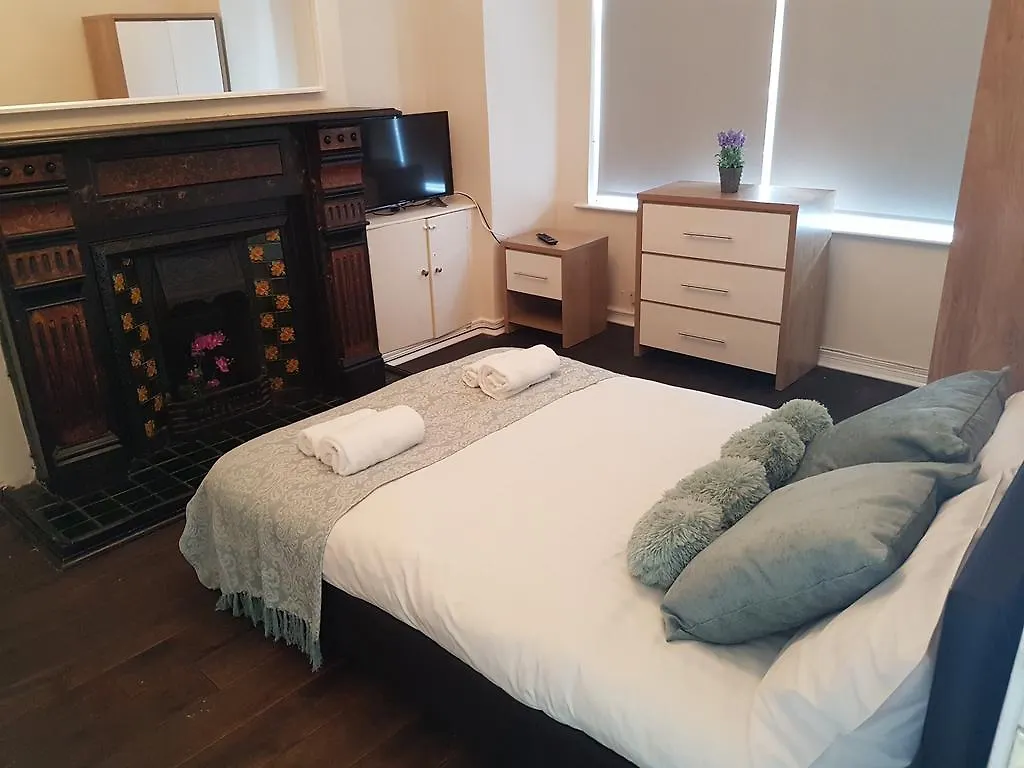 Orient Gardens Hotel Belfast 4*,